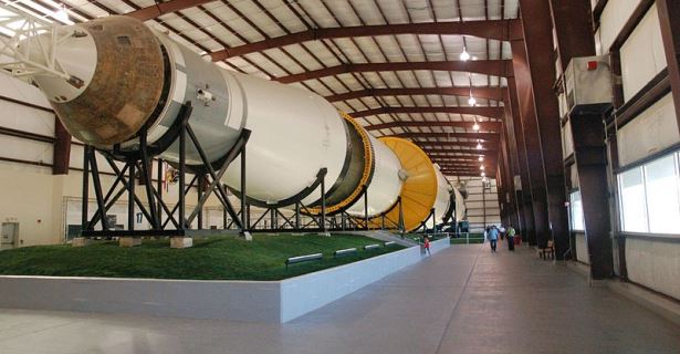 Saturn V em Hohnson Space Center, Autocaravana de Aluguer de Houston, Texas E.U. Campervan e Trailer de aluguer