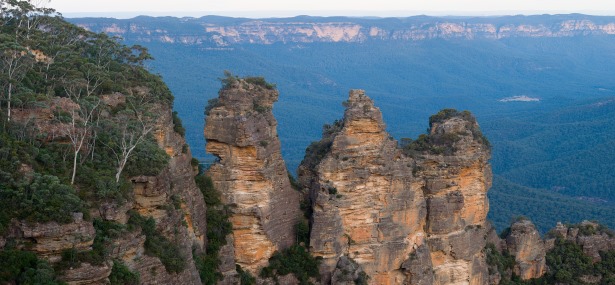 As Three Sisters nas Montanhas Blue, NSW, Autocaravana de Aluguer em Sidney, Austrália Campervan & Trailer de Aluguer