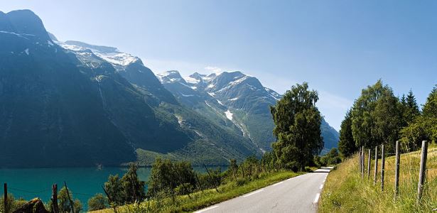 Vale de Lodalen na costa oeste da Noruega, Autocaravana de aluguer em Oslo