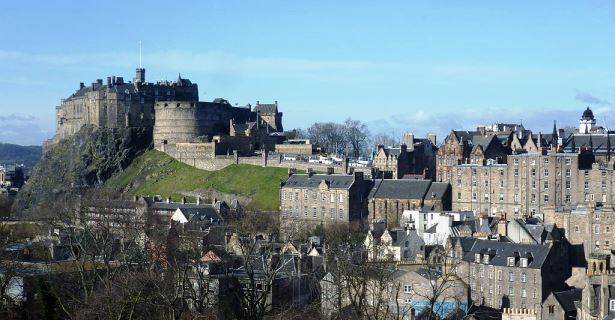 Castelo de Edimburgo a sudeste, Autocaravana de aluguer em Edimburgo, Escócia