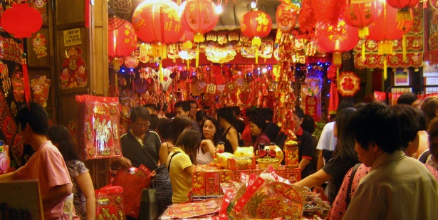 Market in Chinatown at Chinese new Year, Car Rental in Singapore Airport