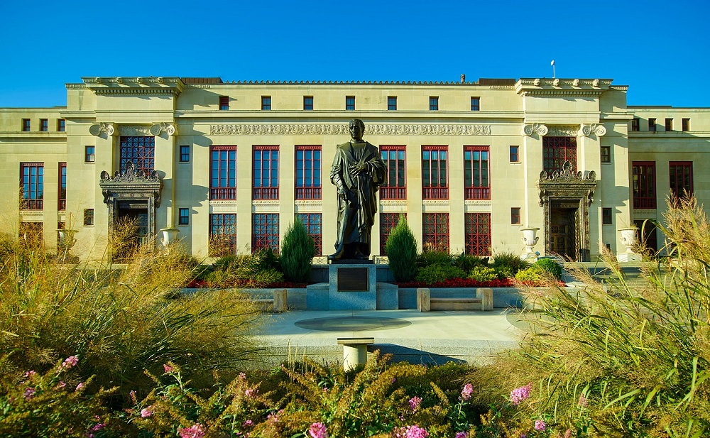 Statue of Christopher Columbus outside the town hall in Columbus, Ohio