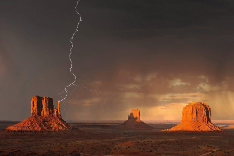 Monument Valley, Arizona RV Road Trip Itinerary,usa,lightning,thunder storm,desert