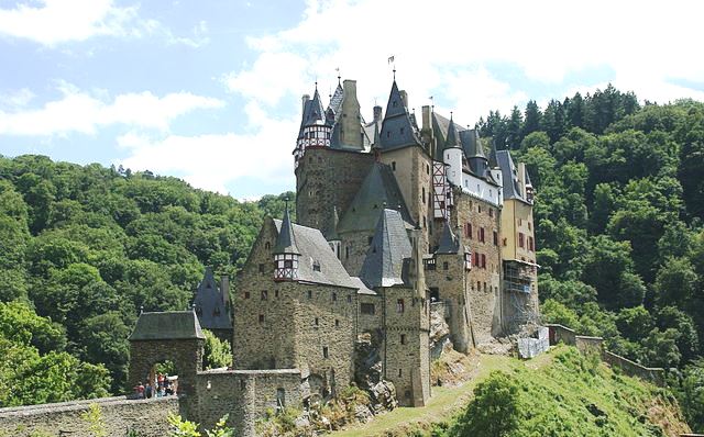 german castles, Eltz Castle on the Rhine River,motorhome rental faq's
