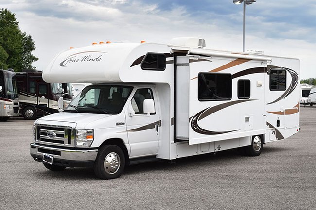 Expedition 30ft Class C RV Rental in USA