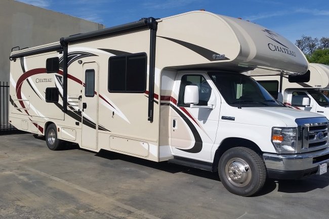 Expedition 33ft Class C - Go4 Motorhome Rental