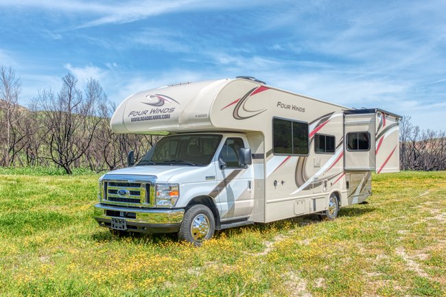 Road Bear 25-27ft Class C RV Rental in Seattle USA