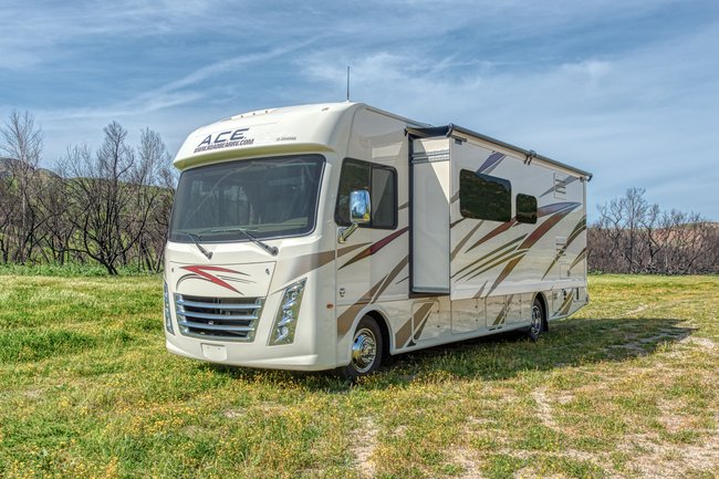 Road Bear 30-32ft Class A RV Rental in USA