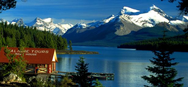 Maligne Lake, Jasper; scenic drives in Canada