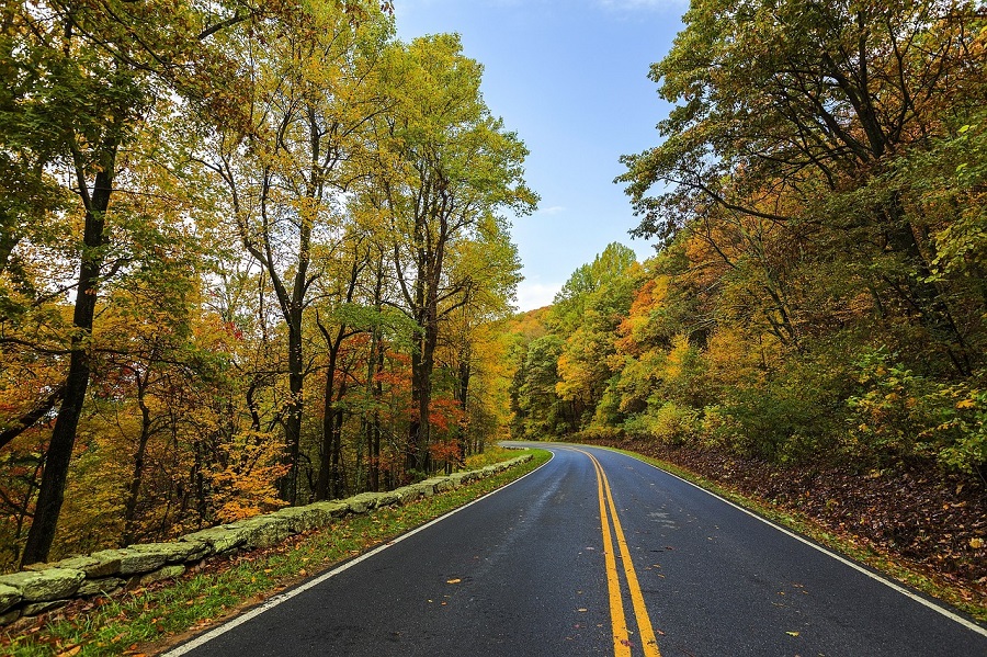 Top 5 USA Scenic Drives by RV Rental in American National Parks, Skyline Drive, Virginia