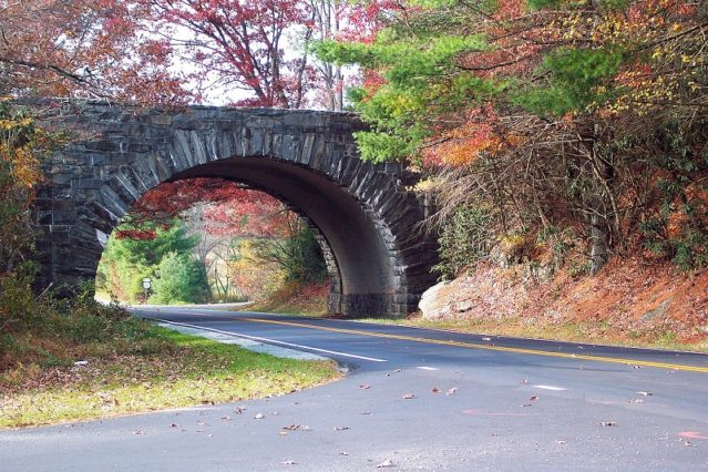 Winding roads on the Blue Ridge Parkway, Autumn in Asheville, rv rentals, campervan hire, motorhome rental