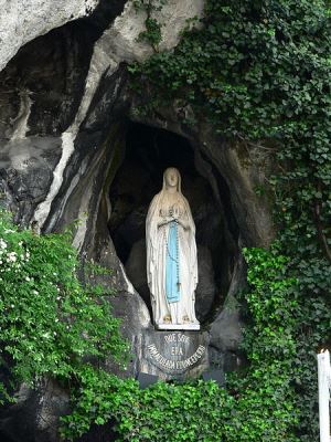 Our Lady of Lordes in the Grotto,toulouse motorhome rental,france