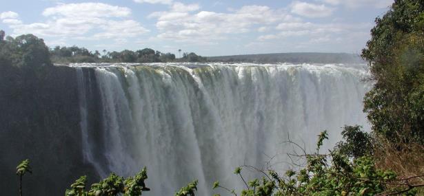 Victoria Falls na fronteira com Zâmbia e Zimbábue, África, Aluguer de Autocaravana em África