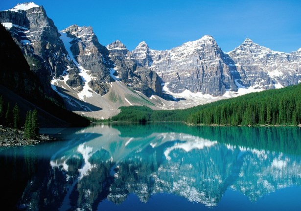 Lago Moraine no Parque Nacional Banff, Canadá, Compare Trailer e Campervan de Aluguer no Vancouver