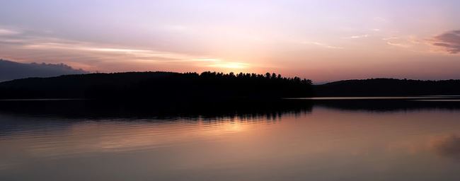 Pôr-do-sol no Parque Provincial de Algonquin, Canadá