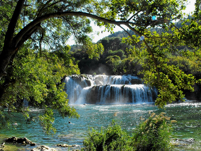 Aluguer de autocaravana em Zadar: Quedas de Água no parque nacional de Krka, Croácia