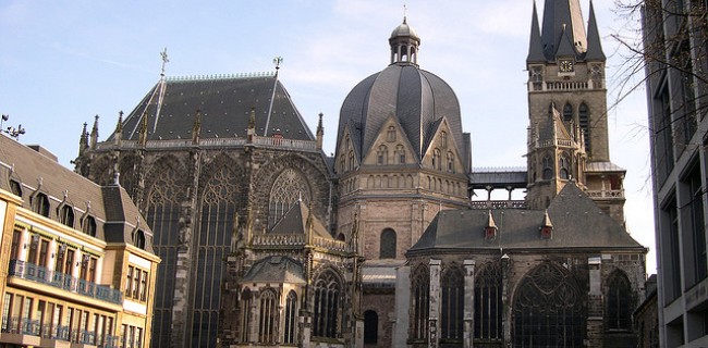 Catedral de Aachen, Autocaravana de aluguer em Dusseldorf