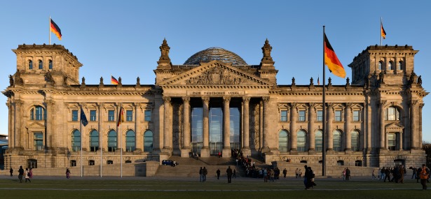 Edifício Reichstag em Berlim, Aluguer de autocaravana em Berlim