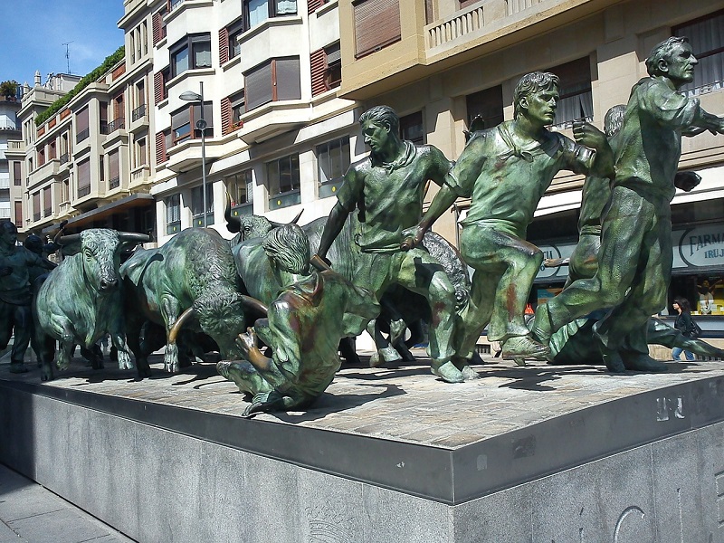 Costa Basca, Espanha, Estátua Corrida de Touros em Pamplona